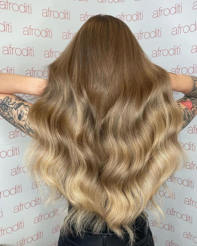 balayage na prodloužených vlasů